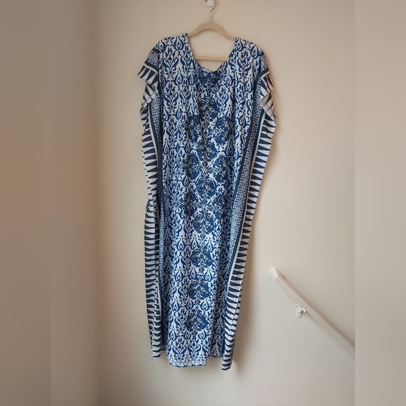 Cupshe Blue and White  Maxi Kaftan, OS - Picture 3 of 7